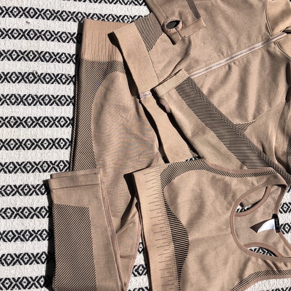 3 piece Athletic Set - Picture 4 of 4